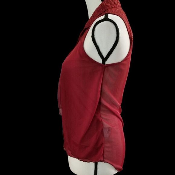 5/$25 Paper Tee sheer layered button up sleeveless blouse - Picture 4 of 6